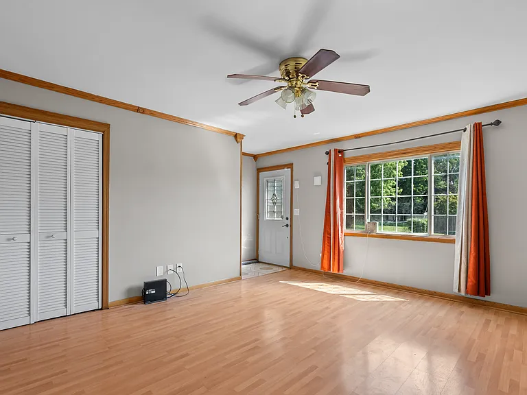 1072 N Highland Ave — Photo 3