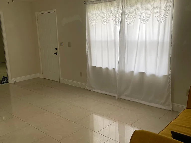 5251 SW 129th Pl — Photo 2