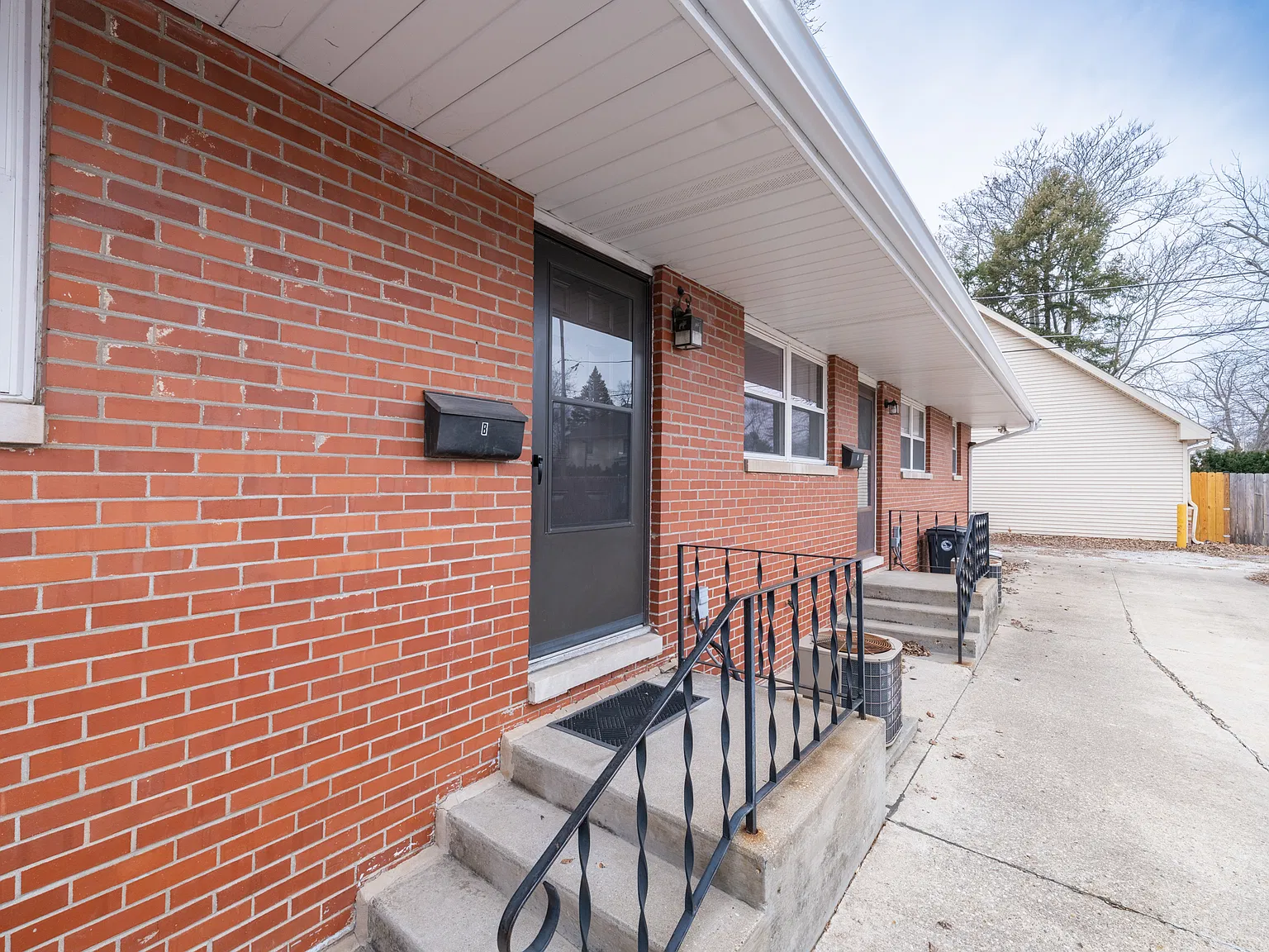 2 bed, 875 sqft, $875 — Photo 1