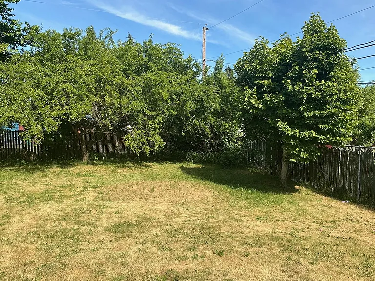 210 NE 165th Ave — Photo 13