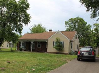 1721 Hollywood Dr, Jackson, TN 38305