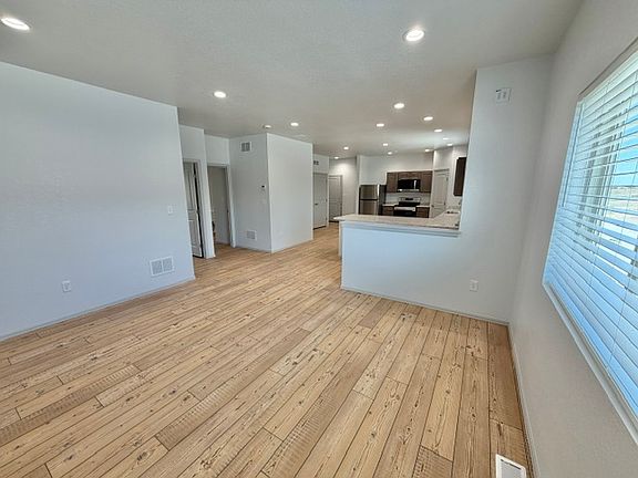 4th image of 168 W Baldwyn Dr