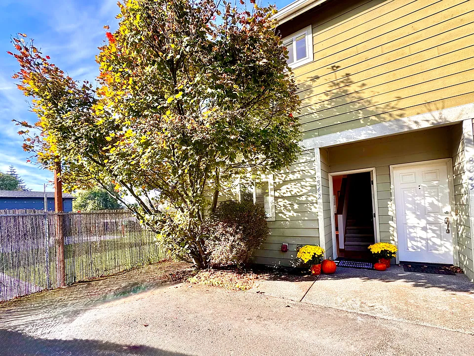 8849B 9th Ave SW #B