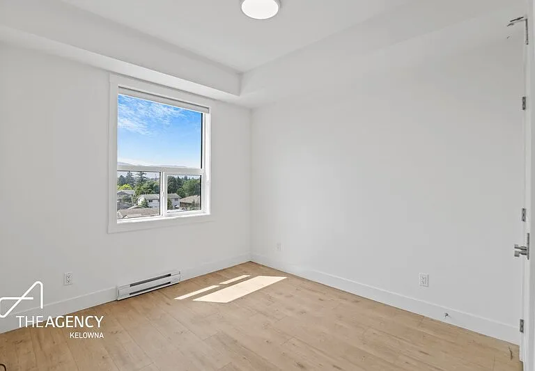 1036 Coronation Ave #307 — Photo 12