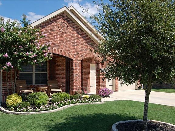 2nd image of 1304 Denay Ln