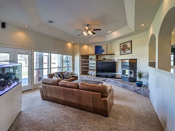 4th image of 8102 Lakeview Dr