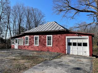 59 Pine Hill Rd, Pleasant Valley, NY 12569