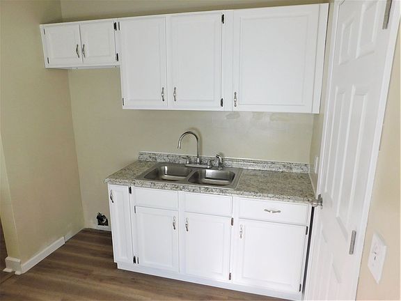 3rd image of 2959 W 10th St