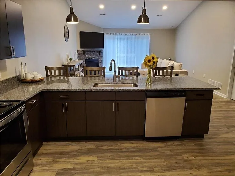 170 Heartwood Ln — Photo 3