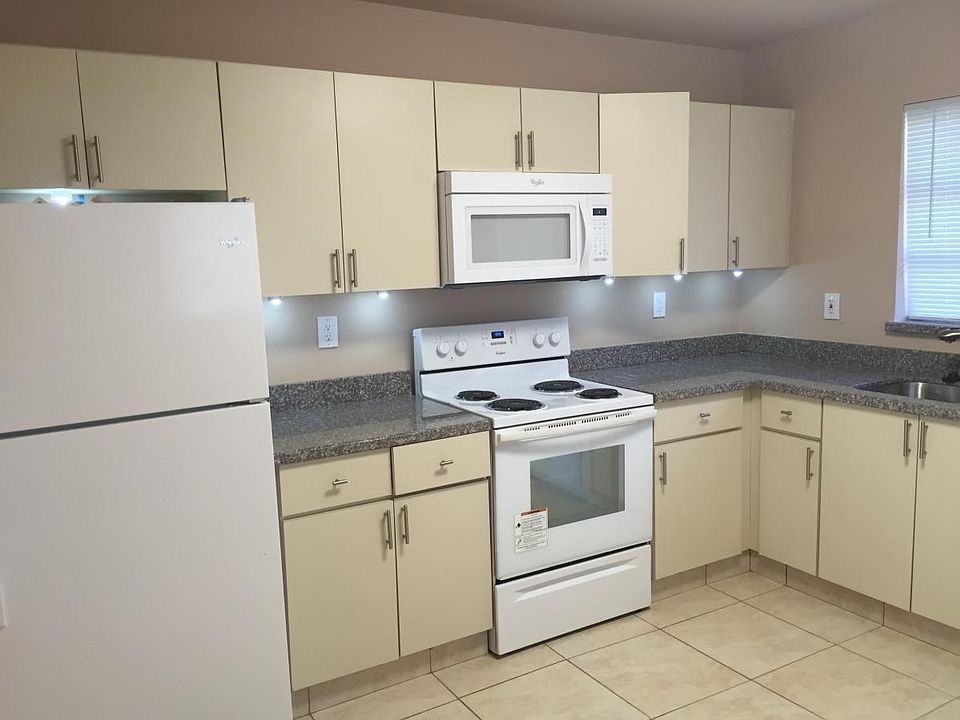 2nd image of 1512 NE 118th St #1512