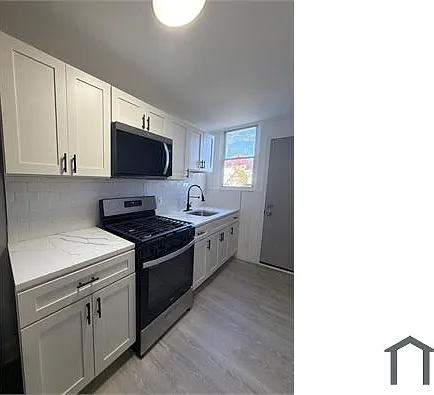 3 bed, $2,300 — Photo 1
