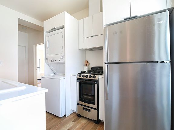 3rd image of 1033 N Coronado St #1035