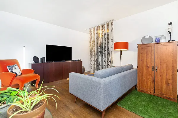 Rented by Brown Harris Stevens | media 6