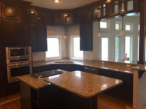 3rd image of 16135 Whitesail Dr