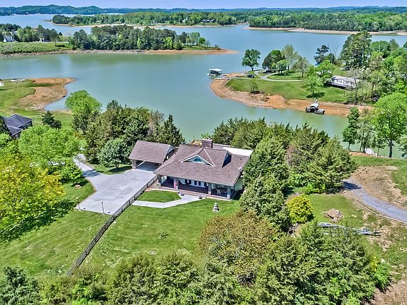 2nd image of 136 Lake Breeze Dr