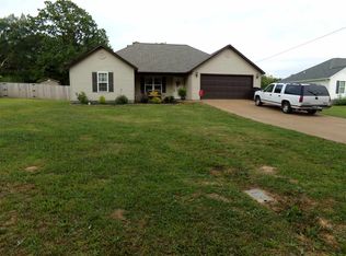 821 Hearn St, Henderson, TN 38340