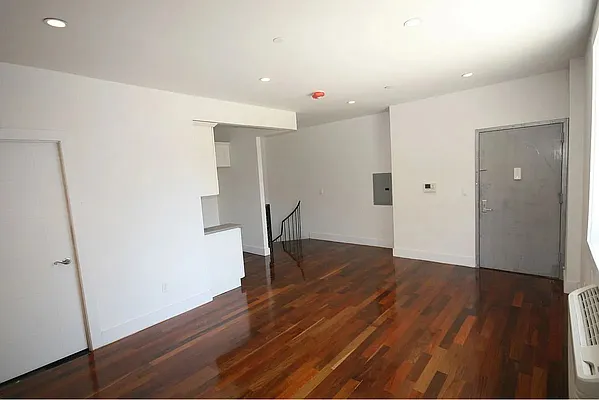 Rented by Makover Group Inc | media 2