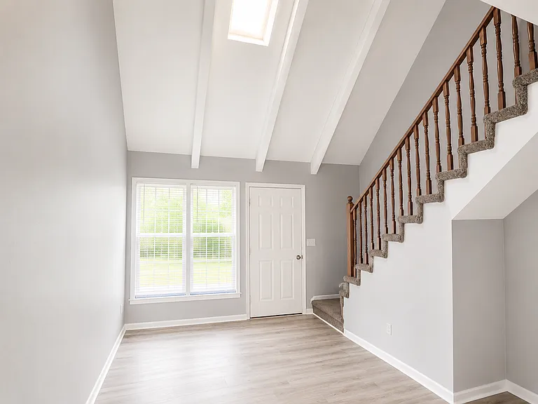 1400-1528 La Chateau Dr — Photo 3