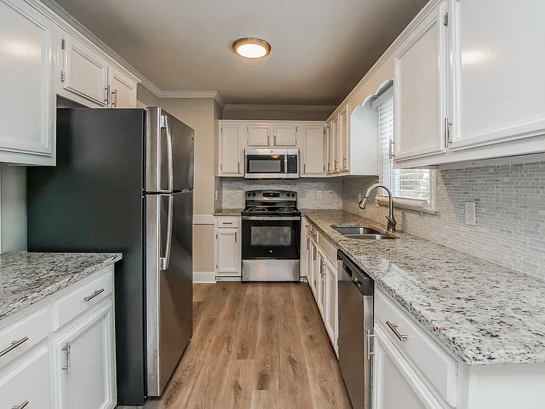 4125 Old Brick Ct — Photo 8
