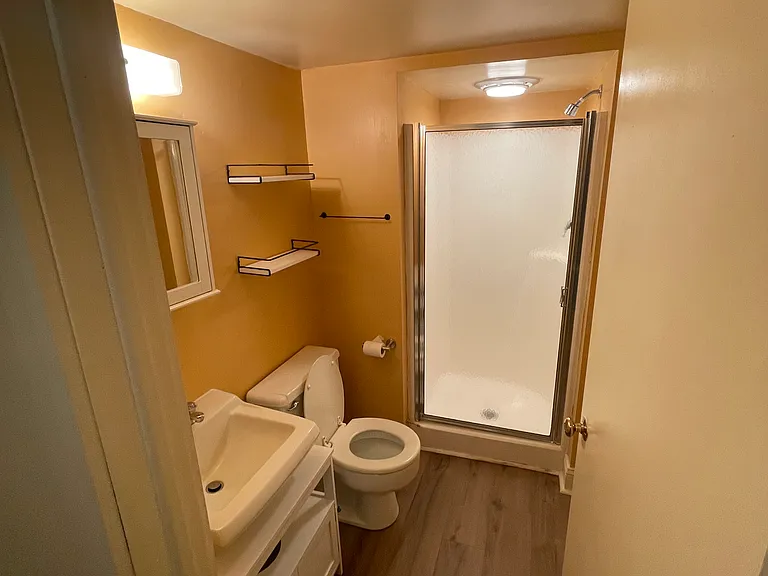 260 Grady Ave — Photo 5
