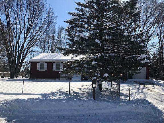 3rd image of 160 Barry St SE