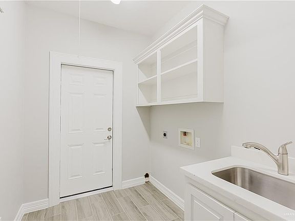 5th image of 10311 N 23rd Ln