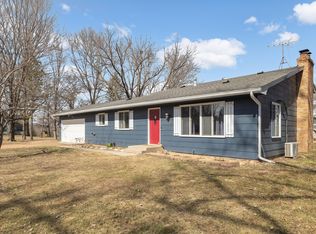 6190 Hillsdale Dr, Mound, MN 55364