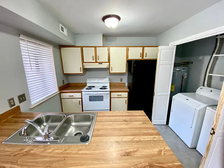1116 N Green Dr — Photo 7