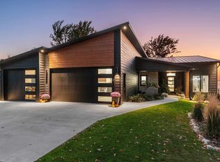 N6633 Harrison Rd, Hilbert, WI 54129