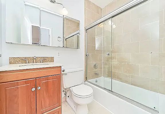 4th image of 213 E 37th St #2A