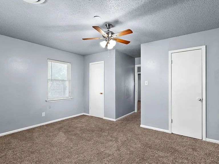 2709 Hillside Dr — Photo 18