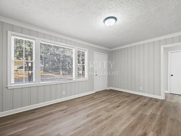 3115 Signal St — Photo 6