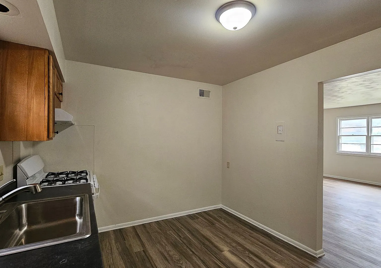 Affordable Apartment Community Comfortable Living in a Convenient Location — Photo 3