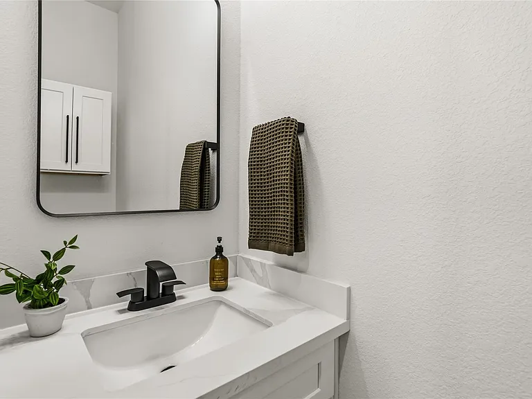 4661 Phlox St #B — Photo 17