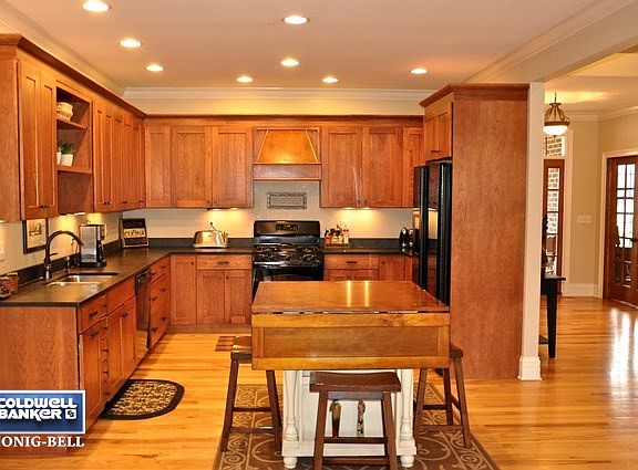 4th image of 1211 War Admiral Dr