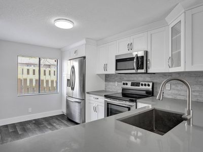 5084 S University Dr, Fort Lauderdale, FL, 33328