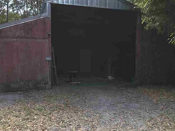 2nd image of 340 SW Bear Ln