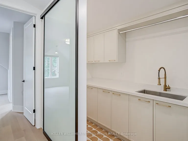 39 Wesley Ave — Photo 41