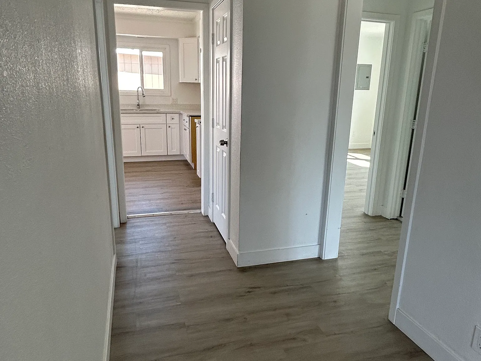 3 bed, 1300 sqft, $2,750 — Photo 3