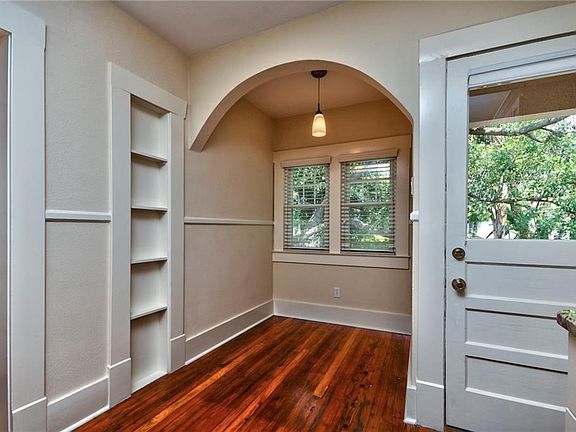 4th image of 3205 San Carlos St