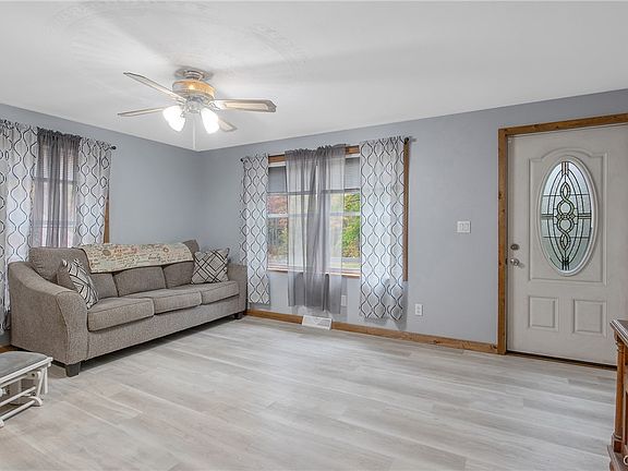 4th image of 3176 Powell Rd