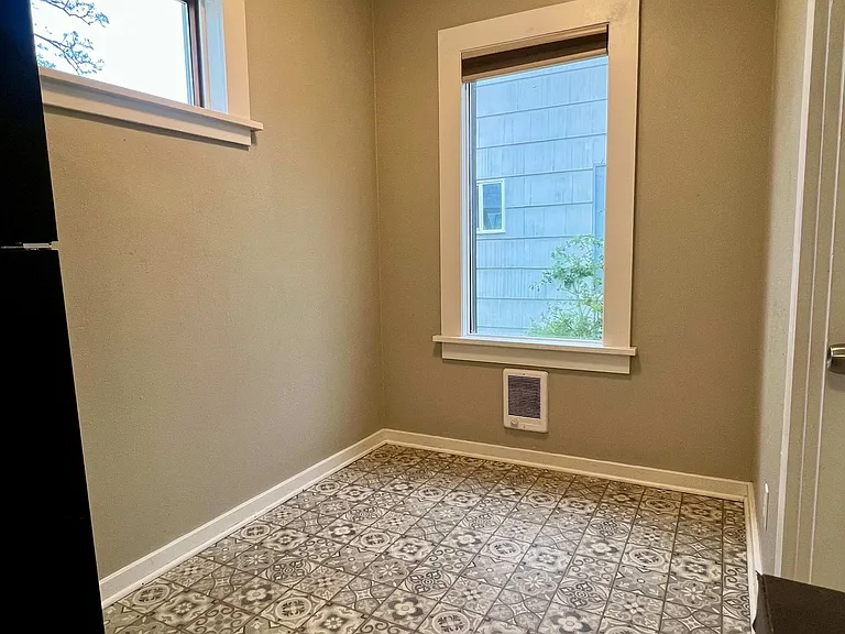 440 19th Ave — Photo 13