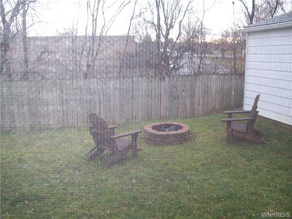 3rd image of 47 Gary Ln