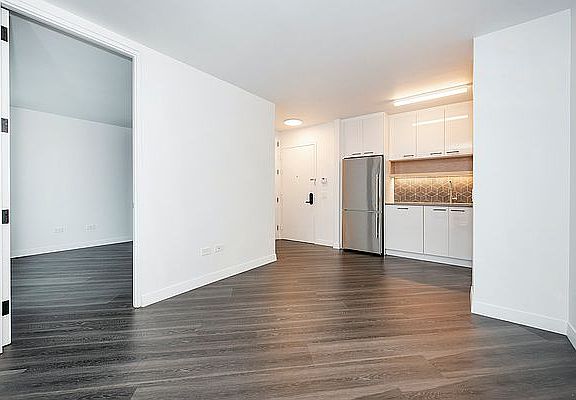 3rd image of 250 E Houston St APT 9A