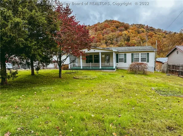 1796 Crawley Creek Rd, Chapmanville, WV 25508