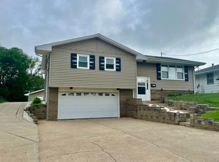 309 E Oak St, Lawton, IA 51030