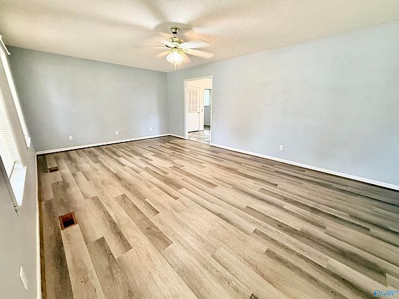 2nd image of 5415 Leigh Ave