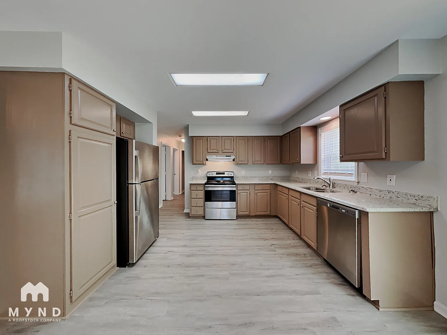 3 bed, 2.0 bath, 1568 sqft, $1,795 — Photo 3