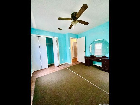 5th image of 1106 E Hutchinson St