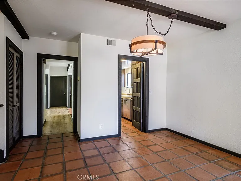 313 Diamond Ave — Photo 9